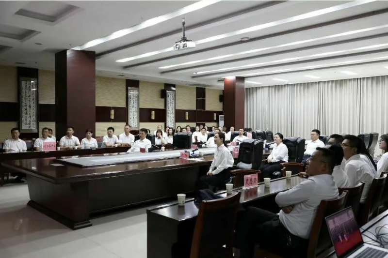 铭记伟大历史胜利 凝聚正义和平力量 横山区组织干部群众收看...